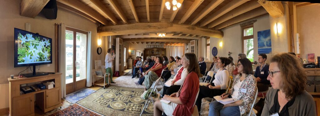 Conférence de Christine Cieur sur les fleurs de Bach Conférence de Christine Cieur sur les fleurs de Bach