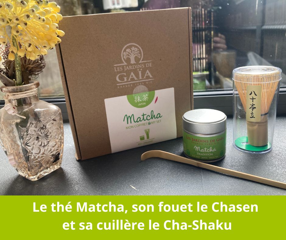 The matcha et sa cuillère et son fouet